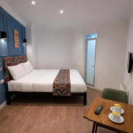 Taksimrosboutique * Istanboel