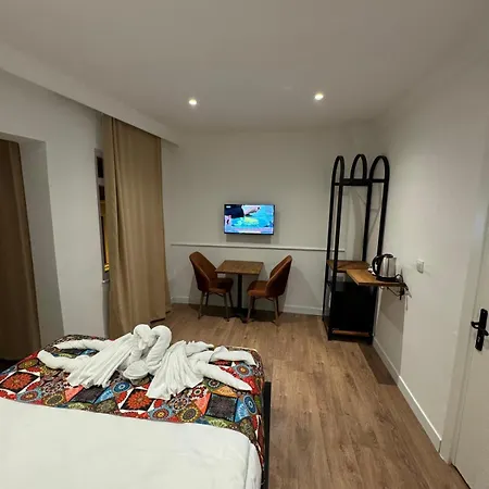 Taksimrosboutique Istanboel