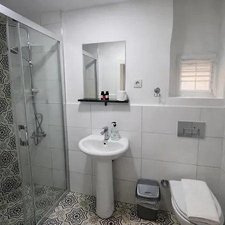 Отель Taksimrosboutique
